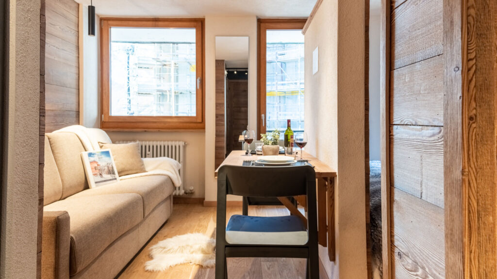 The Alpine Suite – Central Studio walk ti lifts