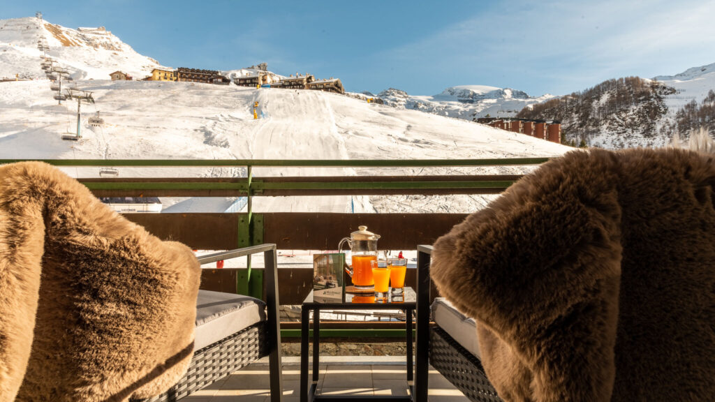 TrackSide House – Panoramic Ski-In Ski-Out